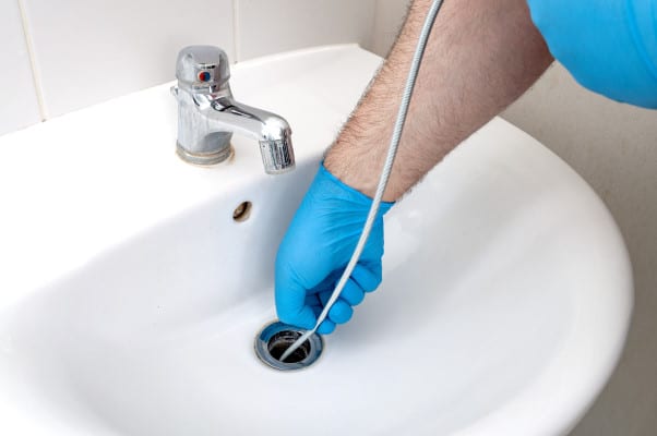 Comment diagnostiquer et déboucher une canalisation bouchée ?